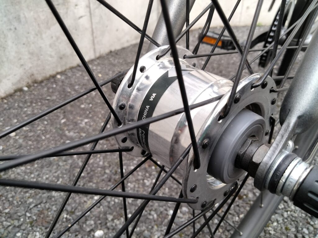 TB1のハブダイナモ