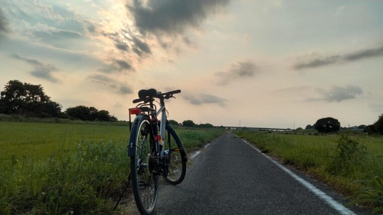 ブリヂストンTB1と夕焼け