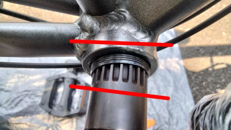 BB外し工具のかみ合わせが悪い状態